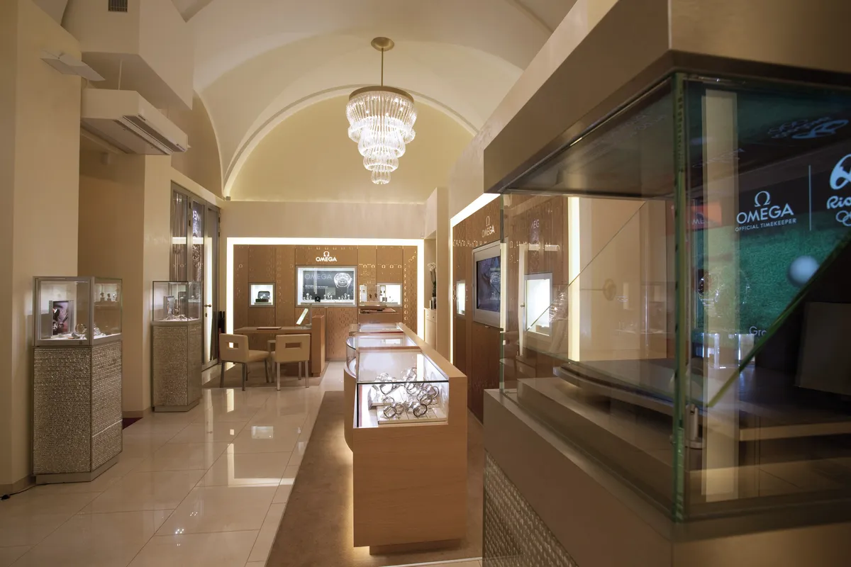 Omega butik — fotografie 11