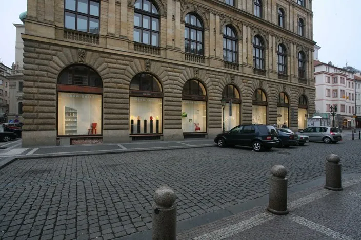 Window gallery Česká spořitelna — fotografie 01
