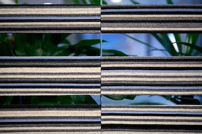 akustický design, poradenský stůl — fotografie 10, detail